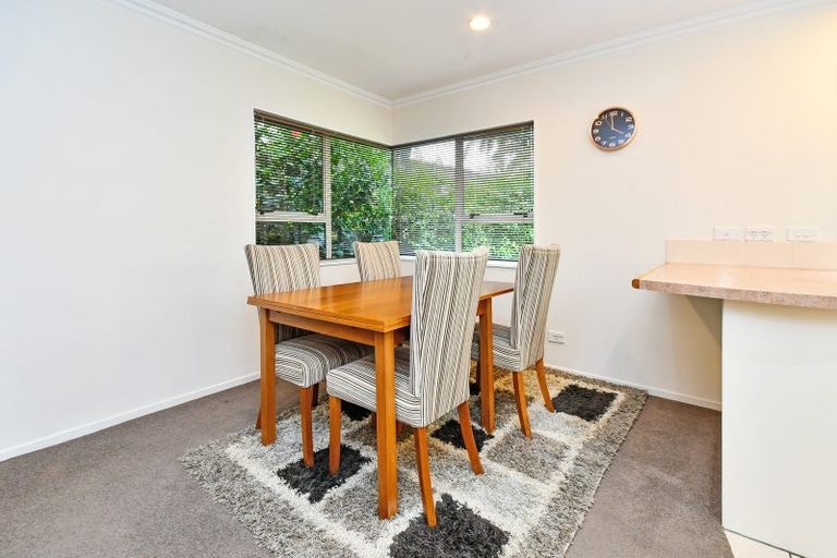 Photo of property in 15 Len Garlick Place, Pahurehure, Papakura, 2113
