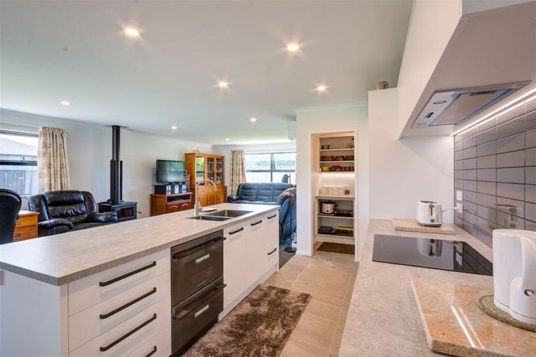 Photo of property in 52 Cross Street, Sefton, 7477