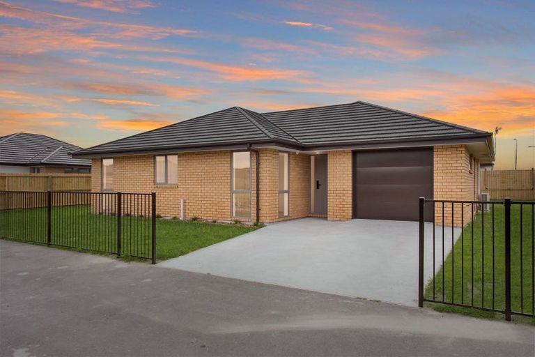 Photo of property in 10 Agathis Crescent, Wigram, Christchurch, 8025