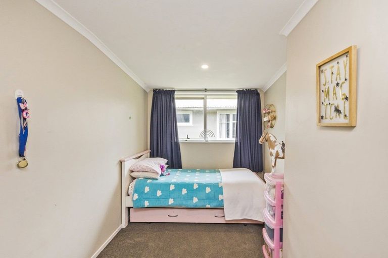 Photo of property in 8 Hartley Place, Awapuni, Palmerston North, 4412