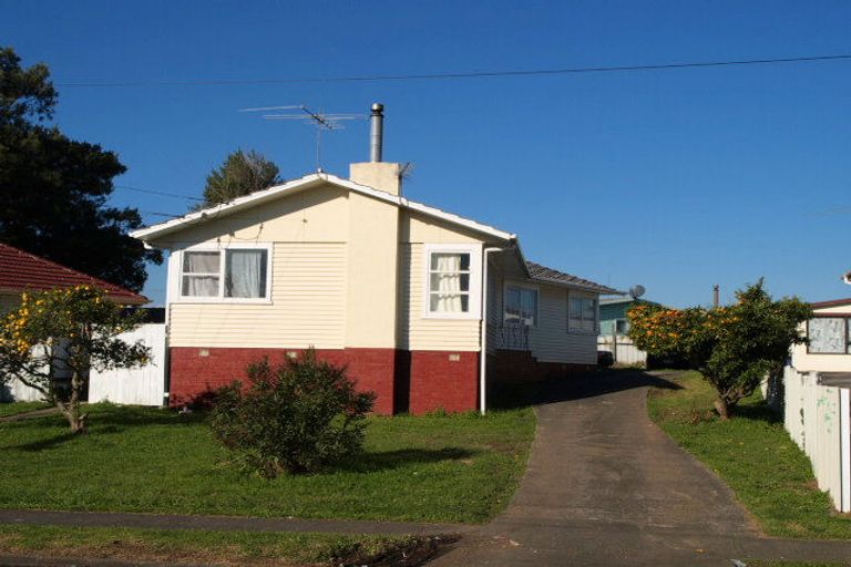 Photo of property in 35 Ashley Avenue, Mangere East, Auckland, 2024