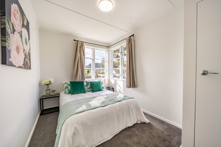 Photo of property in 25 Poole Street, Taita, Lower Hutt, 5011