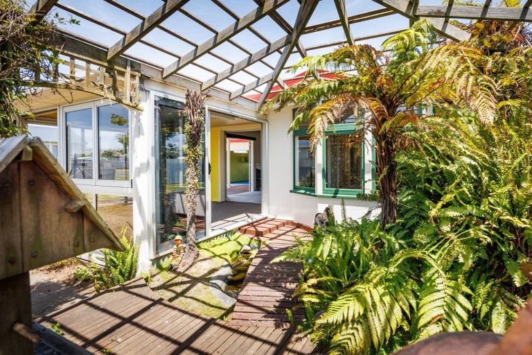 Photo of property in 1941 Parewanui Road, Parewanui, Bulls, 4894