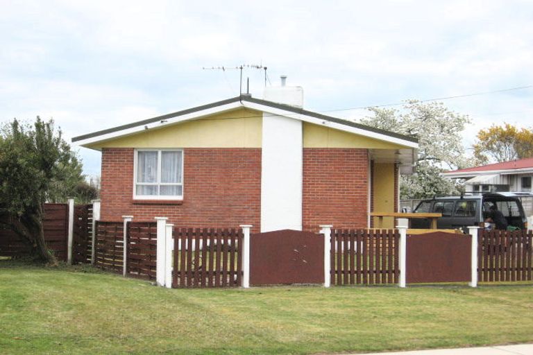 Photo of property in 16 Martin Street, Utuhina, Rotorua, 3015