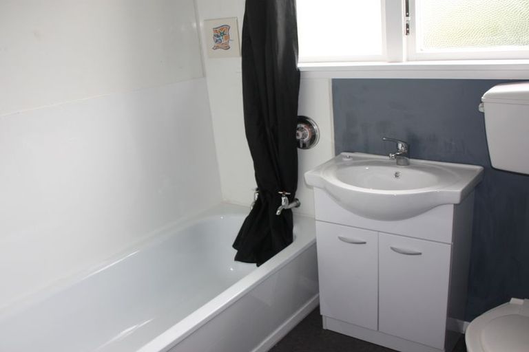 Photo of property in 28 Edinburgh Street, Green Island, Dunedin, 9018