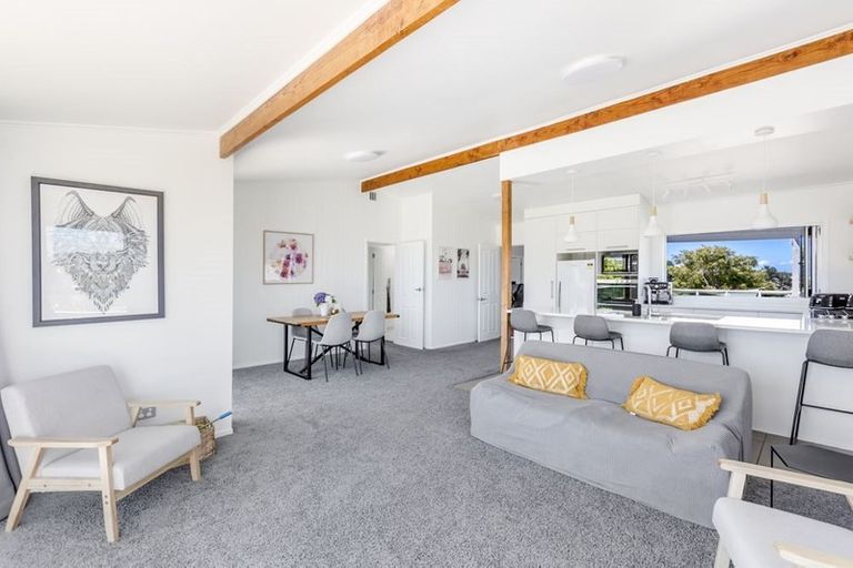 Photo of property in 1301 Whangaparaoa Road, Army Bay, Whangaparaoa, 0930