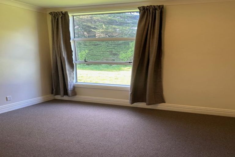 Photo of property in 417c Grays Road, Pauatahanui, Porirua, 5381