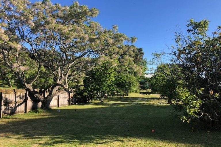 Photo of property in 65 Howard Road, Orere Point, Papakura, 2585