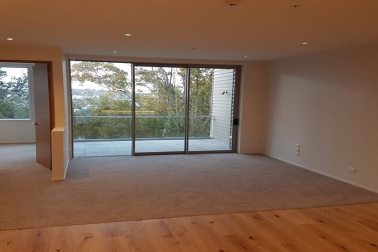 Photo of property in 203/585 Beach Road, Rothesay Bay, Auckland, 0630