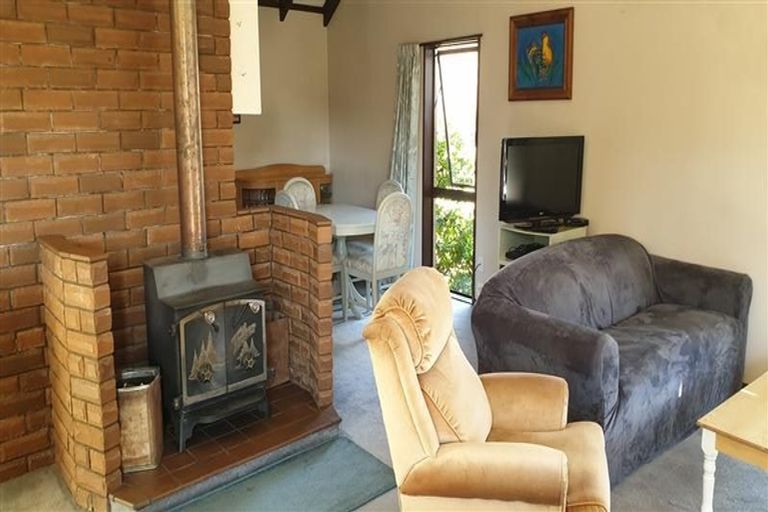 Photo of property in 152 Beacon Point Road, Wanaka, 9305