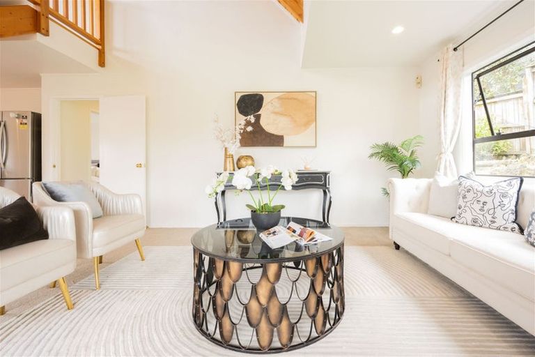 Photo of property in 17 Unsworth Drive, Unsworth Heights, Auckland, 0632