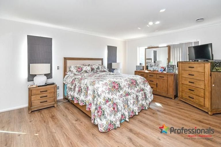 Photo of property in 38 Seresin Crescent, Flat Bush, Auckland, 2016