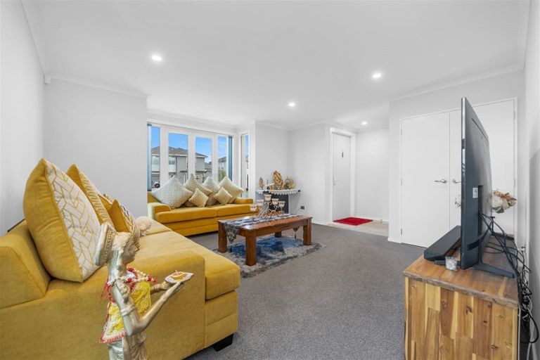 Photo of property in 50 Kauri Heart Avenue, Takanini, 2112