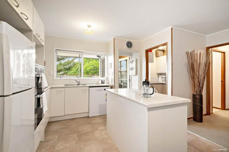 Photo of property in 147 Weatherly Road, Torbay, Auckland, 0630