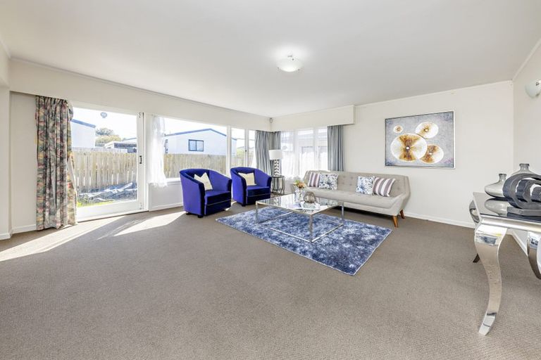 Photo of property in 1/31 Solveig Place, Randwick Park, Auckland, 2105