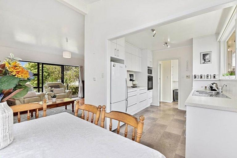 Photo of property in 10 Lomas Place, Manurewa, Auckland, 2102