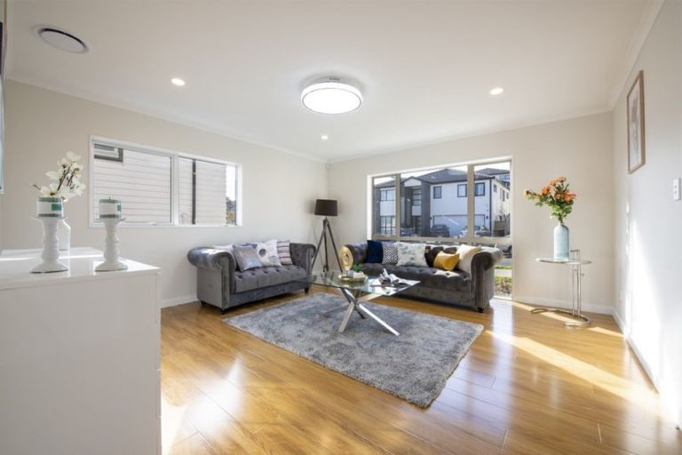 Photo of property in 11 Drover Close, Flat Bush, Auckland, 2019