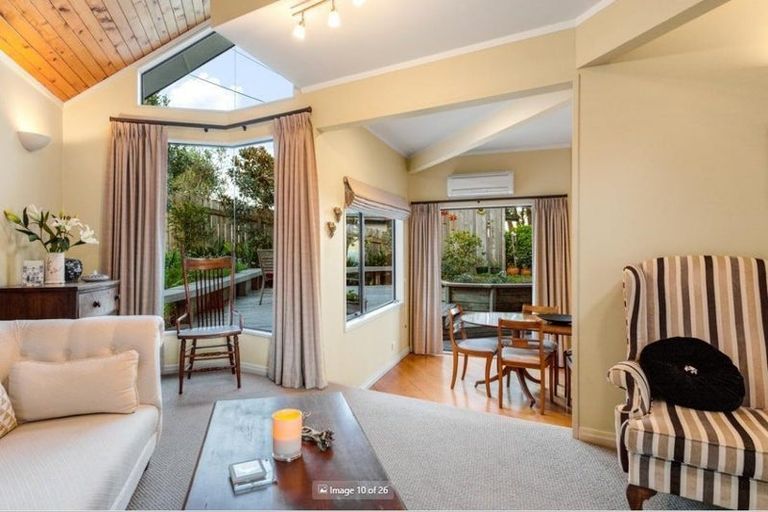 Photo of property in 7 View Road, Campbells Bay, Auckland, 0630