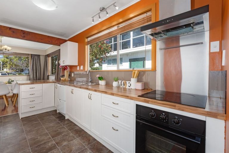 Photo of property in 58 Ernest Street, Ranui, Porirua, 5024