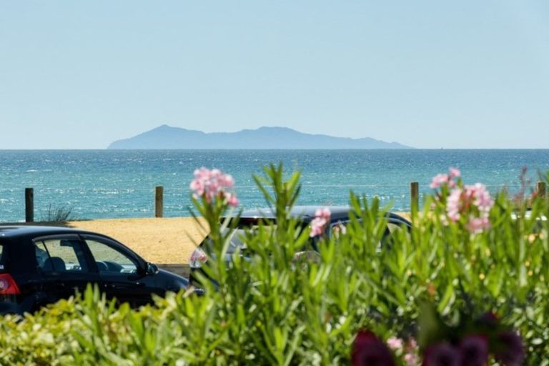 Photo of property in 18 Marine Parade, Mount Maunganui, 3116