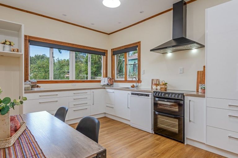 Photo of property in 16 Tokomaru Road, Tokomaru, Palmerston North, 4474