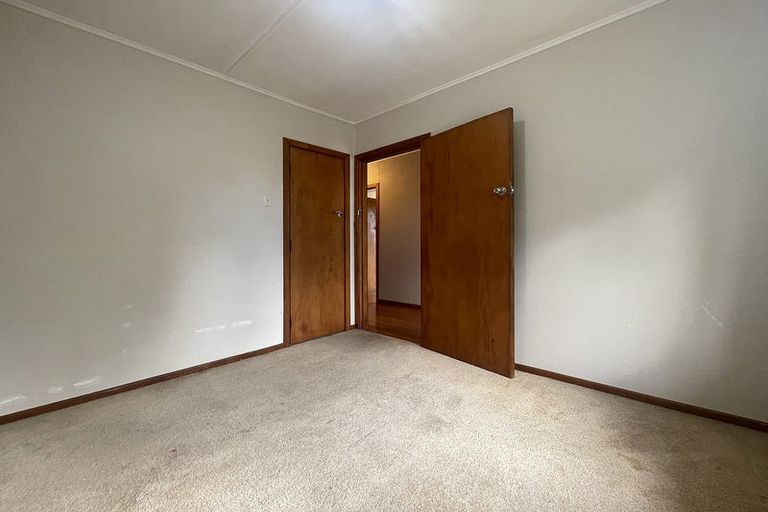 Photo of property in 82 Brois Street, Frankleigh Park, New Plymouth, 4310