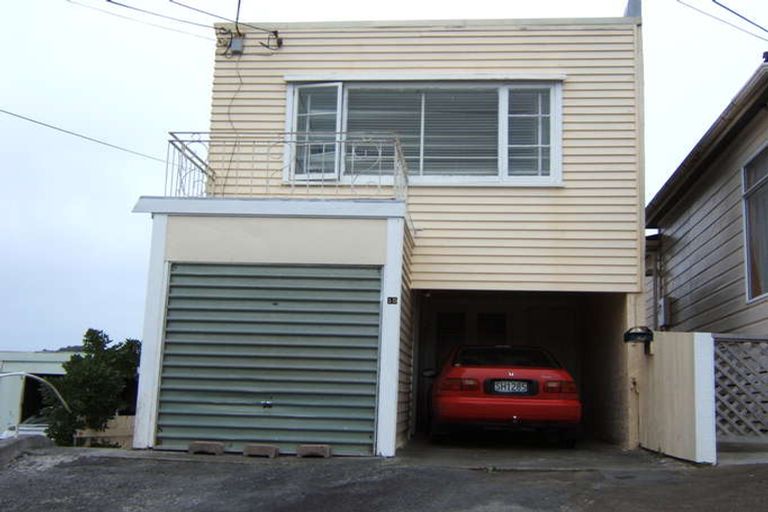 Photo of property in 15 Carrington Street, Mount Cook, Wellington, 6021