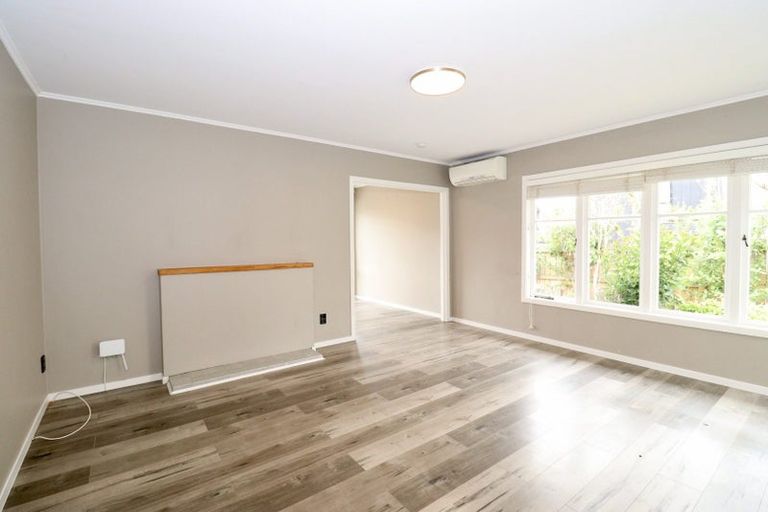 Photo of property in 108 Kervil Avenue, Te Atatu Peninsula, Auckland, 0610