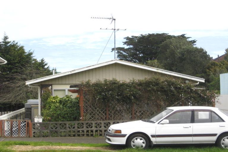 Photo of property in 82b Pioneer Road, Moturoa, New Plymouth, 4310
