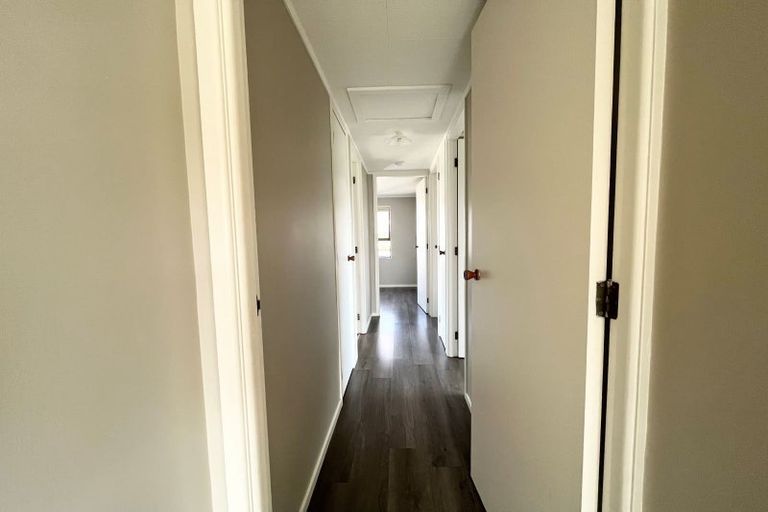 Photo of property in 1 Edgware Road, West Harbour, Auckland, 0618