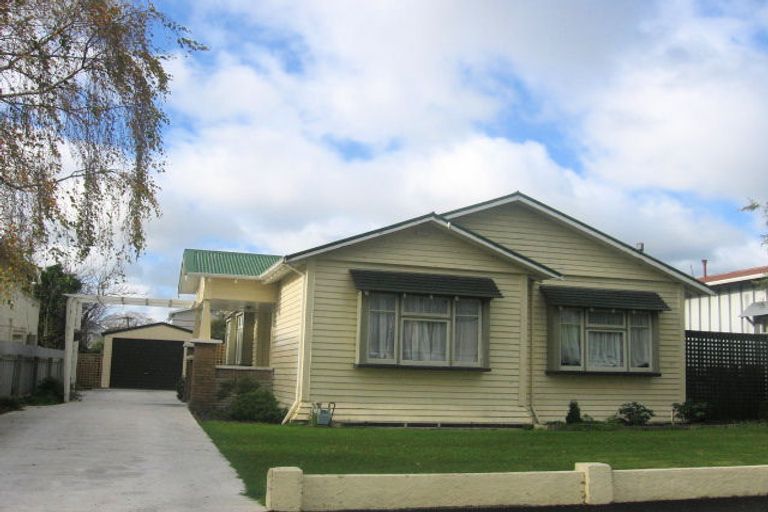 Photo of property in 43 Lyndhurst Street, Takaro, Palmerston North, 4412