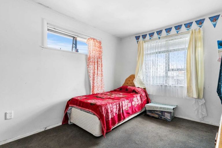 Photo of property in 39 Mcannalley Street, Manurewa East, Auckland, 2102