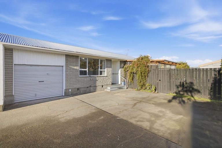 Photo of property in 2/154 Warren Crescent, Hillmorton, Christchurch, 8025