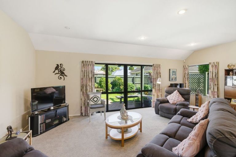 Photo of property in 2/139 Maidstone Road, Ilam, Christchurch, 8041