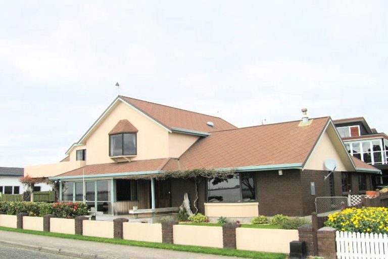 Photo of property in 25 Beach Road, Otumoetai, Tauranga, 3110