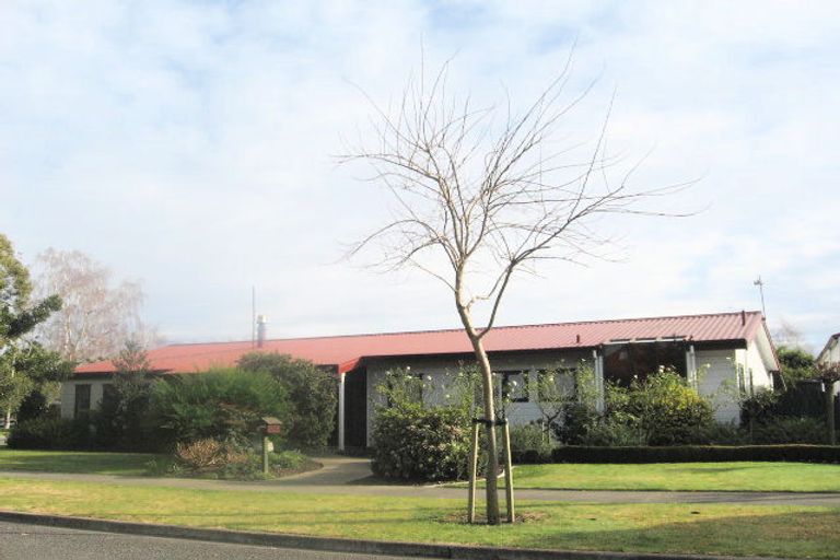 Photo of property in 2 Kathleen Street, Parkvale, Hastings, 4122