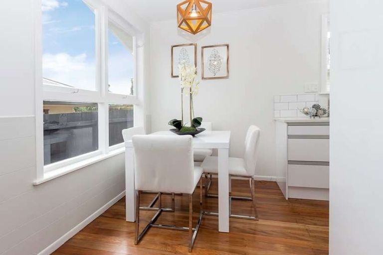 Photo of property in 8a White Road, Manurewa, Auckland, 2102