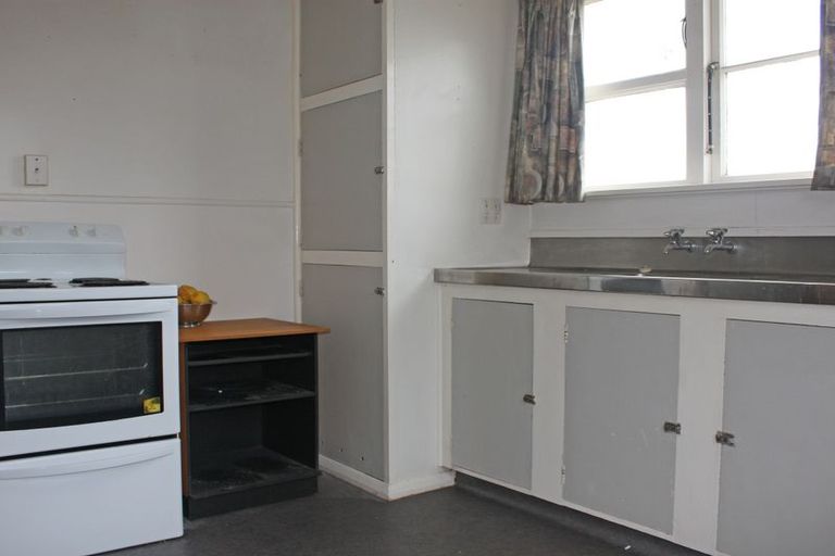 Photo of property in 28 Edinburgh Street, Green Island, Dunedin, 9018