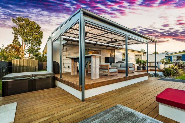 Photo of property in 31 Cambridge Road, Riverhead, 0820