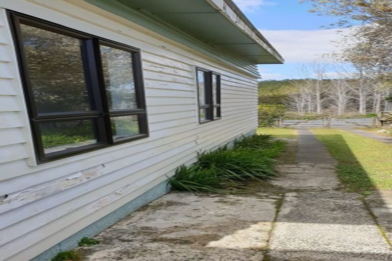 Photo of property in 2048 Paparoa Valley Road, Paparoa, 0571