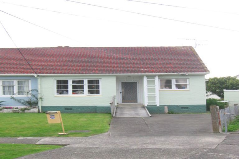 Photo of property in 19 Purser Grove, Fairfield, Lower Hutt, 5011