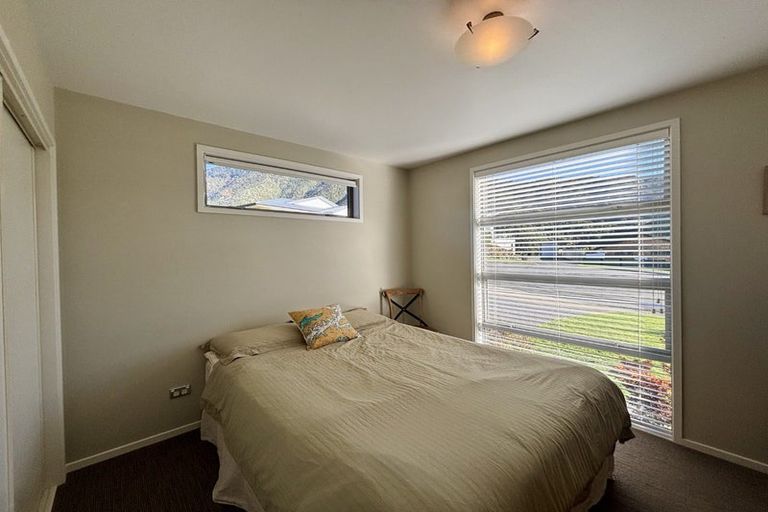 Photo of property in 33 Harbour View Heights, Picton, 7220