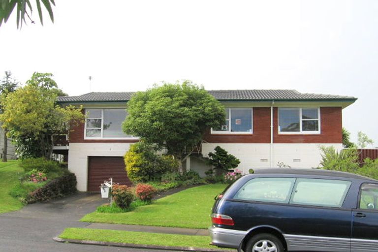 Photo of property in 5 Baringa Place, Botany Downs, Auckland, 2010