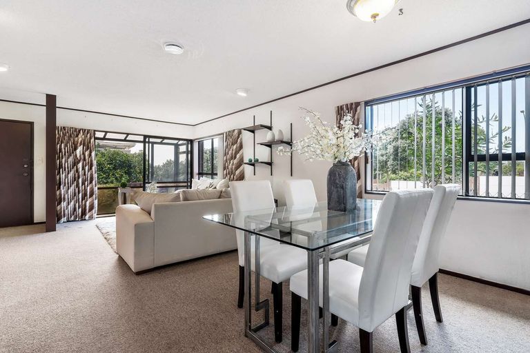 Photo of property in 1/41 Highland Park Drive, Highland Park, Auckland, 2010