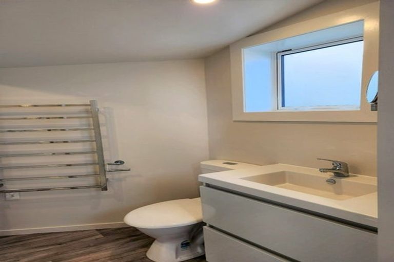 Photo of property in 43 Palliser Road, Roseneath, Wellington, 6011