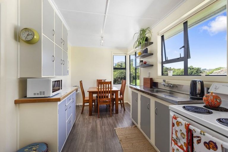 Photo of property in 110 Main Road, Titahi Bay, Porirua, 5022