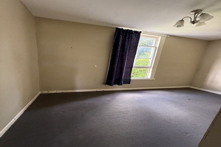 Photo of property in 4 Rixon Grove, Mount Victoria, Wellington, 6011