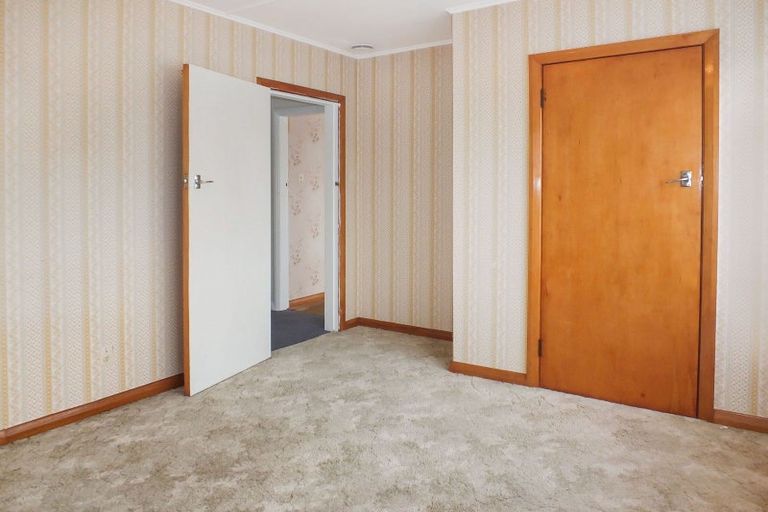 Photo of property in 18 Hulke Street, Foxton, 4814