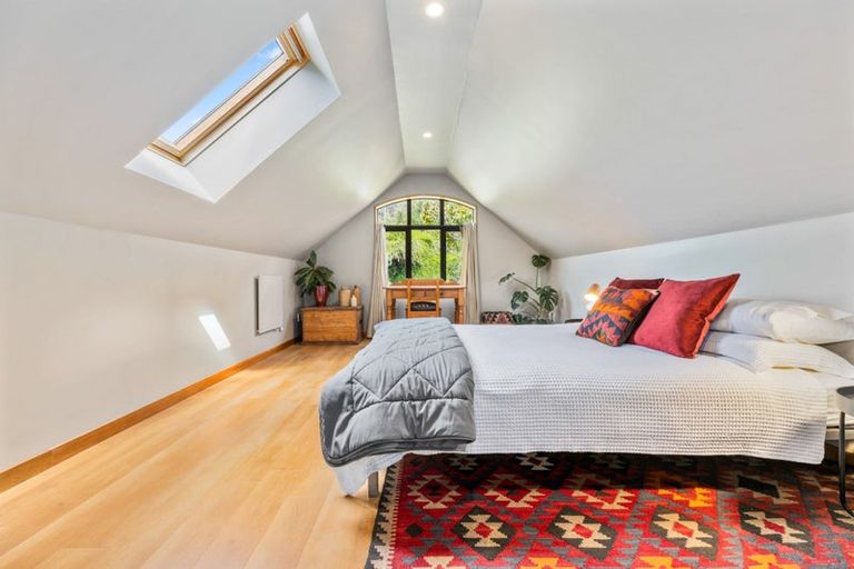 Photo of property in 2 Emerald Lane, Cashmere, Christchurch, 8022