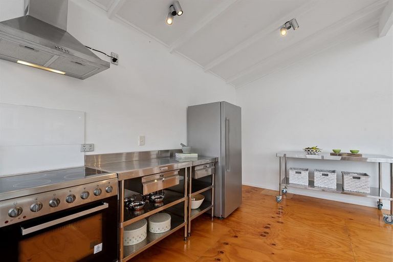 Photo of property in 11 Dalton Road, Snells Beach, 0920